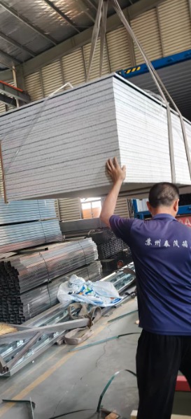 Container loading operation with trailer license plates, warehouse and uninterrupted logistics