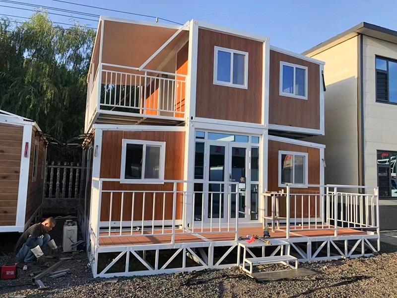 2 Story Expandable Container House with Balcony